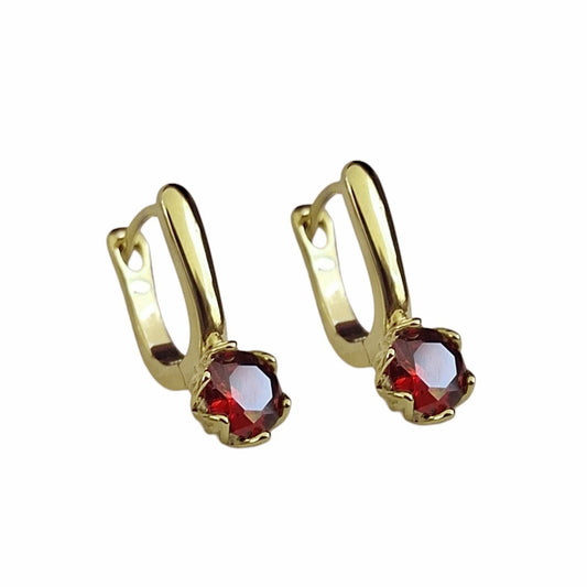 HOOPS CUADRADOS CON ZIRCONIA ROJA