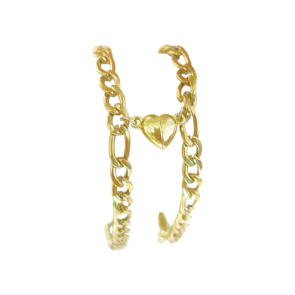 PULSERA CON CORAZONES MAGENTICOS DORADA