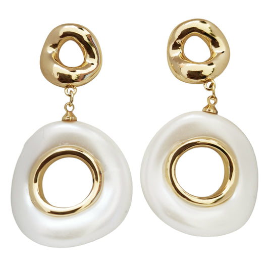 ARETES DOBLE CIRCULO BLANCO Y DORADO